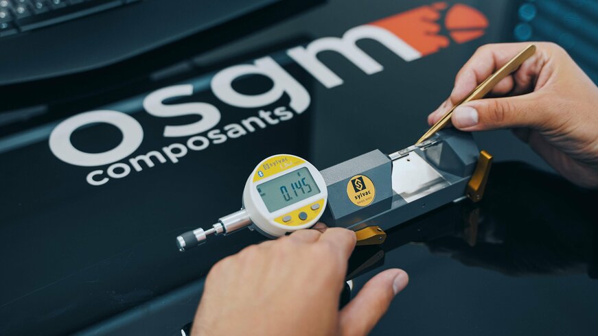 Präzision Die Kunst der Präzision bei OSGM Composants SA